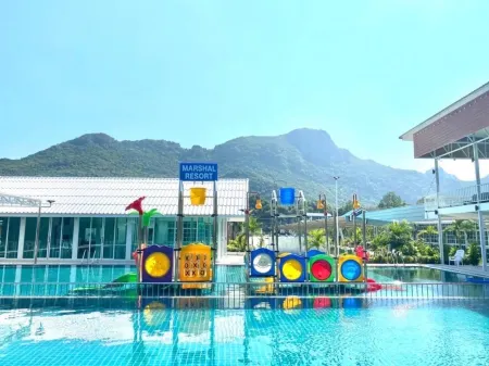 Marshal Resort Отели рядом с достопримечательностью «Wing 5»