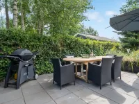 "Edin" - 400m from the Sea