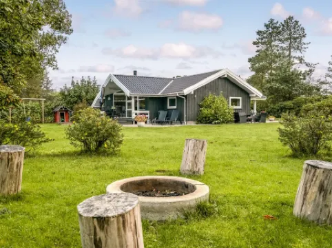 "Stasia" - 75m from the Sea