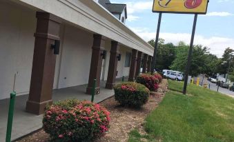 Super 8 by Wyndham Alexandria/Washington D.C. Area