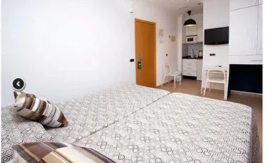 Apartamentos Ecuador Park Hotels near La Carihuela