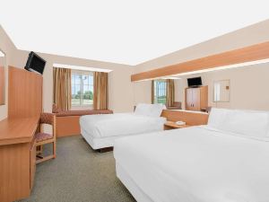 Microtel Inn & Suites by Wyndham Colfax/Newton