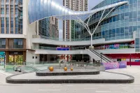 Qunzhu Smart Apartment Fifty Middle School West Campus Jinshui Guang Guozhen Plaza (Jinniu Road)