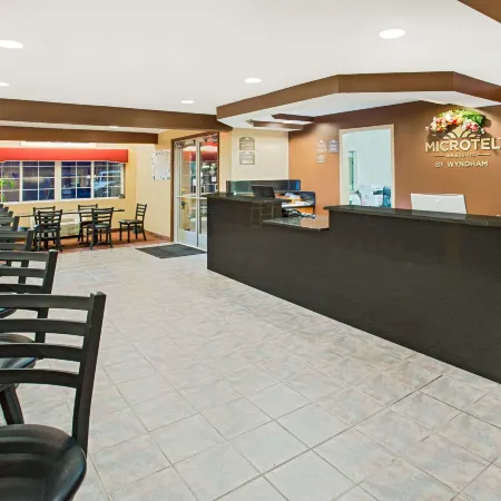 Microtel Inn & Suites by Wyndham Holland