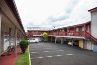 Downs Motel - parking
