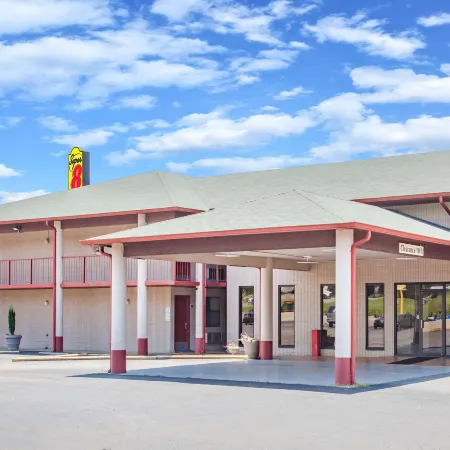 Super 8 by Wyndham Malvern