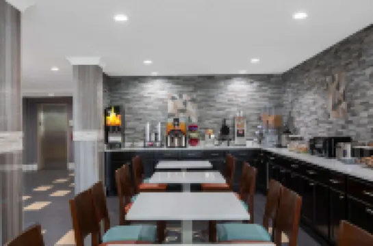 Microtel Inn & Suites by Wyndham Augusta Riverwatch