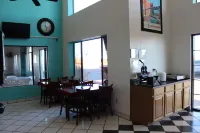 Howard Johnson by Wyndham Holbrook - breakfast