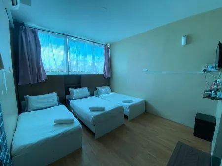 Pine Boutique Hotel Отели в г. Batu Gajah