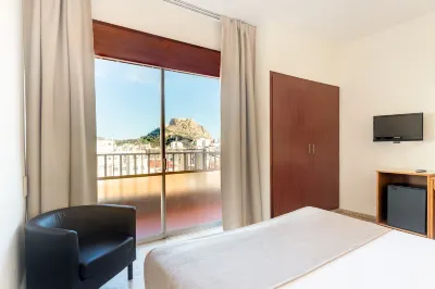 Hotel Leuka Hoteles cerca de Castillo de Santa Bárbara.