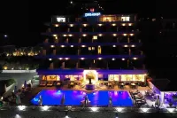 King Minos Hotel - Swimmingpools