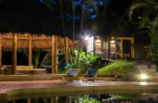 山坡-自然生活方式小屋