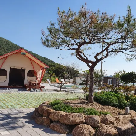 Yeosu Meari Glamping Отели рядом с достопримечательностью «Aeyangwon History Hall»