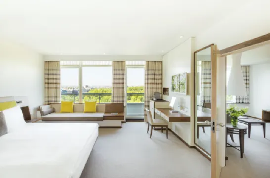 โคโม เมโทรโพลิแทน ลอนดอน