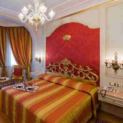 Hotel Regina Palace Rooms
