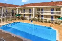 Motel 6 Baytown, TX - Garth Rd - Pools