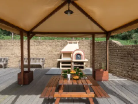 Lucrecia Hotels in Calci