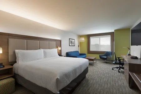 Holiday Inn Express & Suites Portland Airport