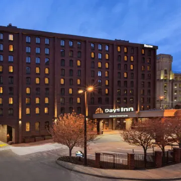 Days Inn by Wyndham Baltimore Inner Harbor Hotels near Westsude