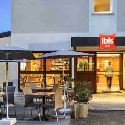Ibis Auch Hotel Exterior
