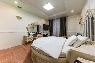 Changwon Palyong-Dong Days Hotels near Changwon Station