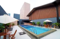 Swiss-Belinn Cawang - Rooftop Pools