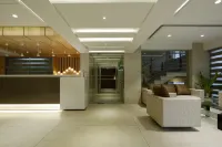 Hotel Accolade فنادق في أحمد آباد