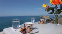 Kronos Hotel