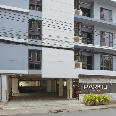 Park 19 Hotel Отели рядом с достопримечательностью «Торговый центр DONKI Thonglor»