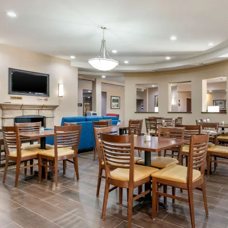 Comfort Inn and Suites Van Buren - Fort Smith
