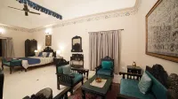 MPT Sheesh Mahal, Orchha Các khách sạn ở Tikamgarh