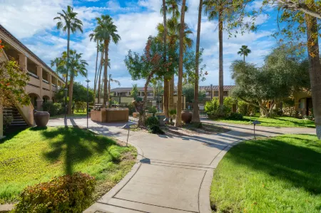 La Fuente Inn & Suites Отели в г. Юма