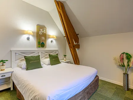 Château de Kergonano Отели в г. Бадан