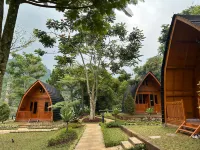 Camp de Katarina Hotels in Megamendung