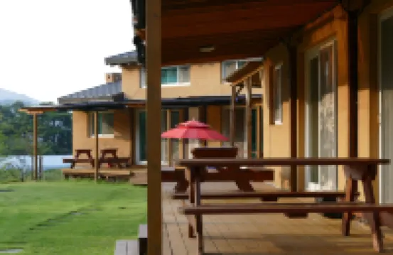 Sangju Yeoyurounhwangtojib Pensyeon