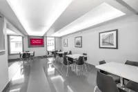 Red Roof Inn & Suites Calhoun - Frühstück