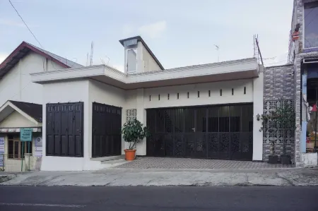 Senja Dieng Homestay Syariah RedPartner Отели в г. Kejajar