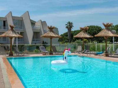 نوفوتيل لا جراند موت جولف Hotels near La baleine