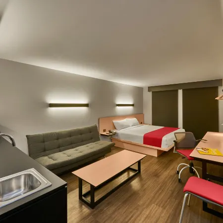 City Express by Marriott Ciudad de México Tlalpan Отели рядом с достопримечательностью «Станция метро Taxquena»