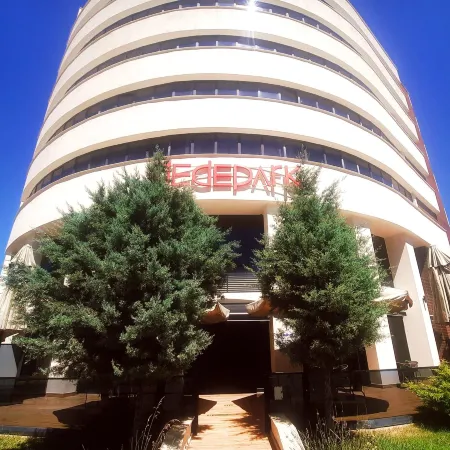 Dedepark Hotel Отели рядом с достопримечательностью «Kum Saha Bağlar Parkı»