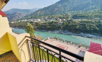 Riverside Resorts