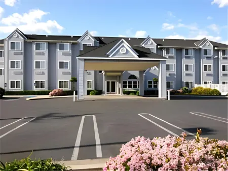 Microtel Inn & Suites by Wyndham Modesto Ceres