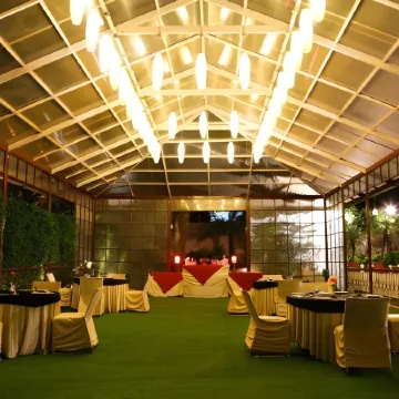 Inderlok Hotel
