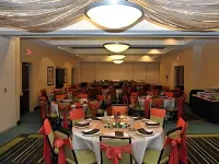 Holiday Inn ST. LOUIS-FAIRVIEW HEIGHTS by IHG - parking