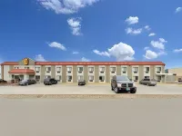 Super 8 by Wyndham Marshalltown Hotels near Marshalltown Community College
