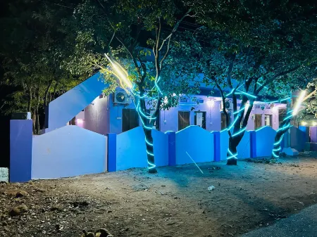 Hotel R Residency Отели в г. Карнул