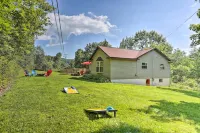 Bright Tucked-Away Cabin w/ Furnished Deck + Grill - Pet friendly