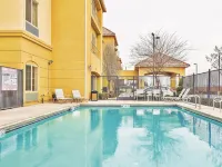 La Quinta Inn & Suites by Wyndham Fresno Northwest - Pools
