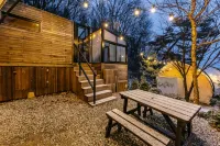 Jecheon Water Park Camping Land Resom Forest - Have Nine Healing Spa附近的飯店