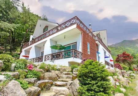 Inje Good Morning Pension Отели рядом с достопримечательностью «The 38th Parallel»